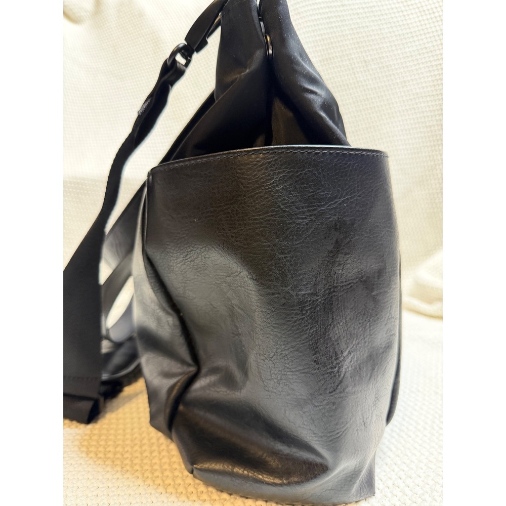 BEIS Diaper Bag Black Nylon Vegan Leather Tote Travel Baby Bag with Accessories - Picture 3 of 8